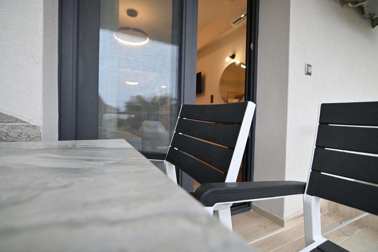 Armonia Luxury Suites Βρασνά Εξωτερικό φωτογραφία